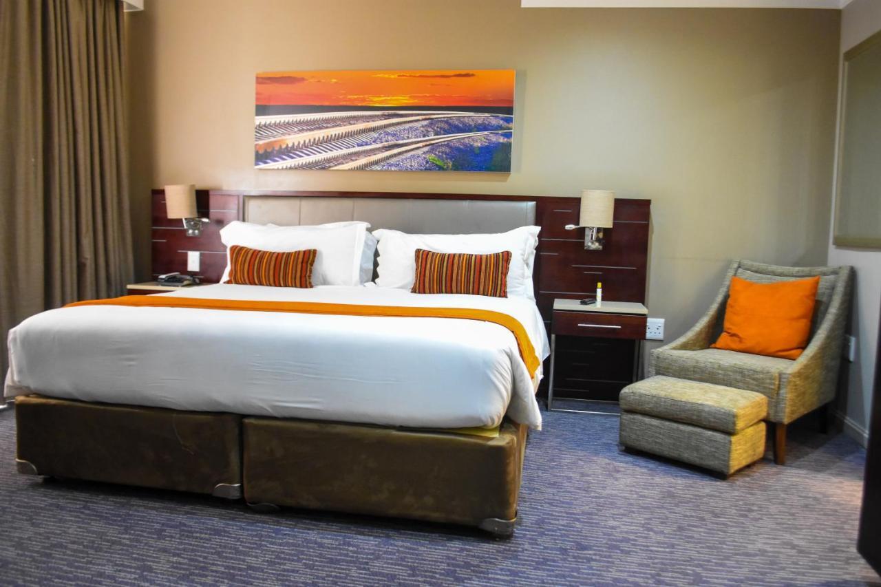 Cresta Mahalapye Hotel Екстериор снимка