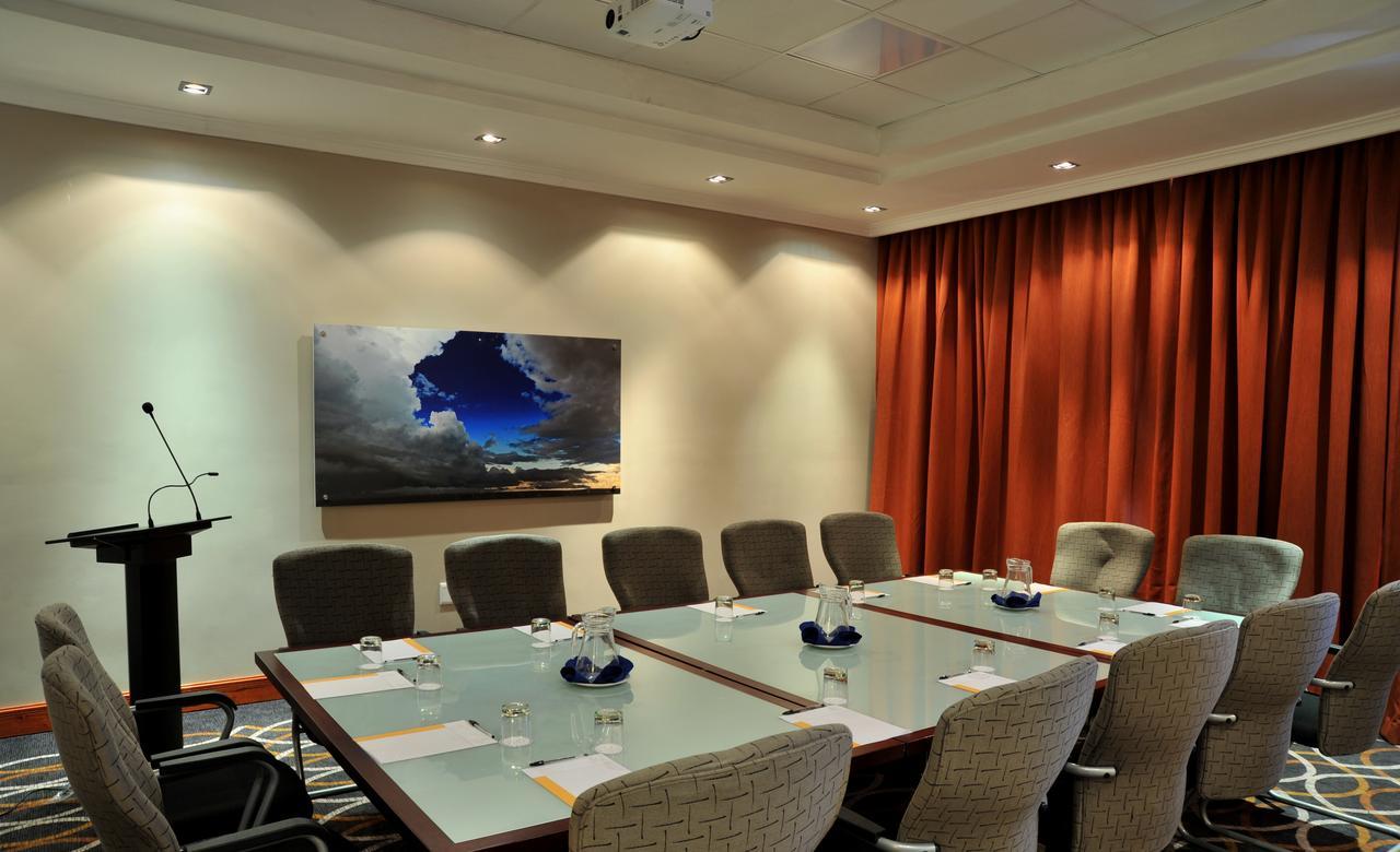 Cresta Mahalapye Hotel Екстериор снимка